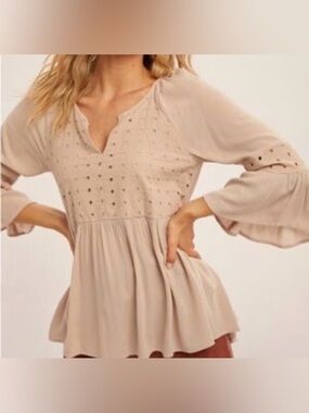 Hem & Thread Peplum Top NWOT